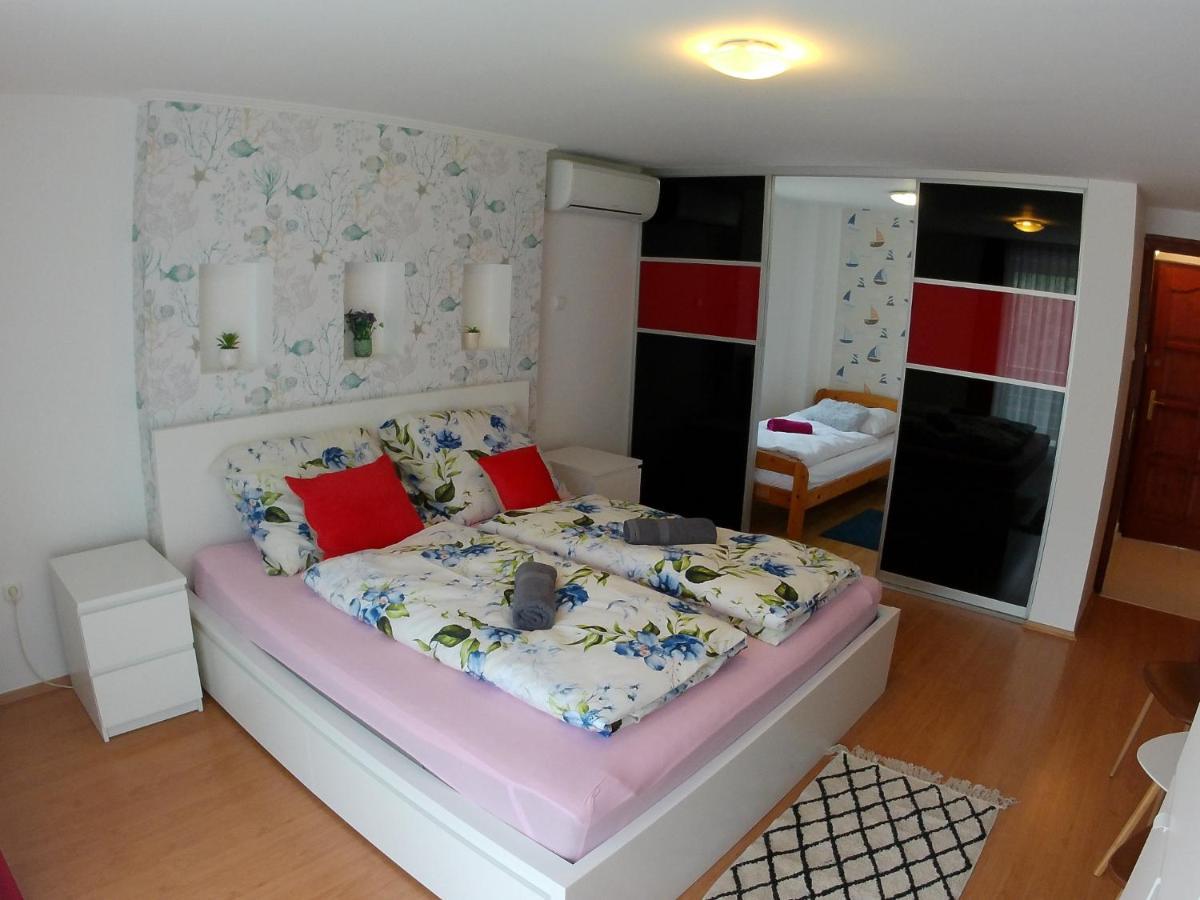 שיופוק Balatoni Aranyparti Apartmanok מראה חיצוני תמונה