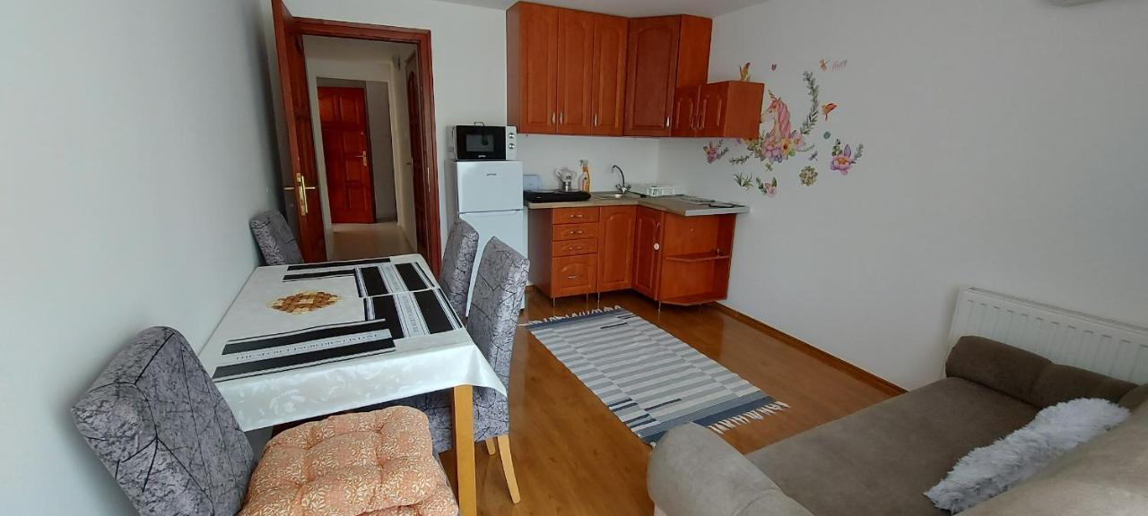 שיופוק Balatoni Aranyparti Apartmanok מראה חיצוני תמונה